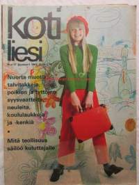 Kotiliesi 1969 nr 17 -mm. Lehtori Eero Seppälä ja johtajaopettaja Jorma Teikari, Hämeenlinna teatterikerhon nuoret, Itävaltalainen luumukakku, Kuulentäjien
