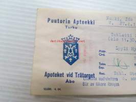 Puutorin Apteekki, Turku, 11.12.1964 Apoteket vid Trätorget -apteekkisignatuuri / lääkepussi