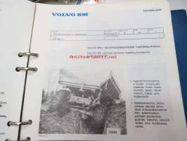 Volvo BM Maansiirtodumpperit ja maastoalustat tuotetietokansio konemyyjille 1973, sisältää tietoa malleista, mottoreista, voimansiirrosta, varusteista,