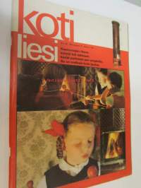 Kotiliesi 1969 nr 22, kamelia pimeän ajan kukka, uuden asumisen edut ja haitat - Kontulassa Aune ja Jaakko Kalo, Laina ja Kalevi Kokko, Pirkko ja Tauno Valjakka