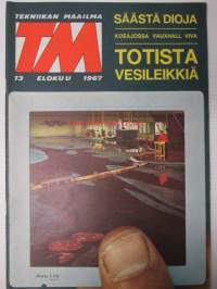 Tekniikan Maailma 1967 nr 13 sis. mm. seur. artikkelit / kuvat / mainokset; TM koeajossa Cresent 53 ja Cresent 45, Corvairin