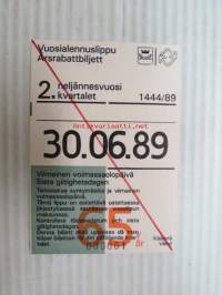 Helsinki / Liikennelaitos / HKL - HST / YTV - 1989 Vuosialennuslippu 2. neljännesvuosi Punaraita 65 v nr 000001 -matkalippu