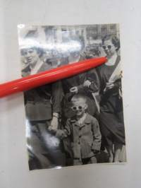 Häikäisysuojattu -valokuva / photograph