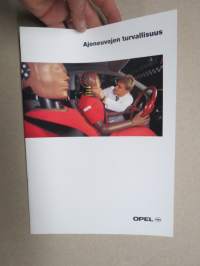 Opel - Ajoneuvojen turvallisuus -myyntiesite / sales brochure