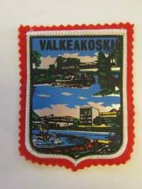 Valkeakoski-kangasmerkki / matkailumerkki / hihamerkki / badge -pohjaväri punainen