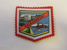 Valkeakoski-kangasmerkki / matkailumerkki / hihamerkki / badge -pohjaväri punainen