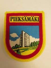 Pieksämäki-kangasmerkki / matkailumerkki / hihamerkki / badge -pohjaväri keltainen