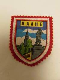 Raahe-kangasmerkki / matkailumerkki / hihamerkki / badge -pohjaväri punainen