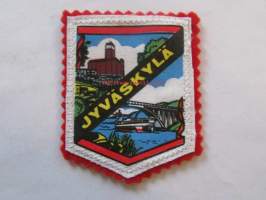Jyväskylä -kangasmerkki / matkailumerkki / hihamerkki / badge -pohjaväri punainen