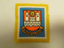 Hämeenlinna -kangasmerkki / matkailumerkki / hihamerkki / badge -pohjaväri keltainen