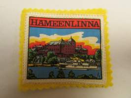 Hämeenlinna -kangasmerkki / matkailumerkki / hihamerkki / badge -pohjaväri keltainen