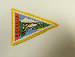 Heinola -kangasmerkki / matkailumerkki / hihamerkki / badge -pohjaväri keltainen