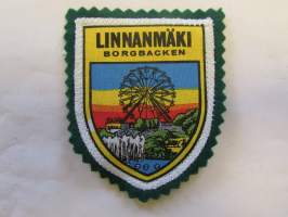 Linnanmäki -Borgbacken -kangasmerkki / matkailumerkki / hihamerkki / badge -pohjaväri vihreä