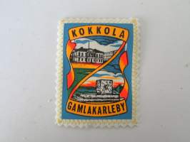 Kokkola - Gamlakarleby -Urheilutalo -kangasmerkki / matkailumerkki / hihamerkki / badge -pohjaväri valkoinen