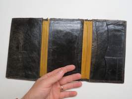 Isokokoinen vanhanajan suurikokoisten setelien lompakko, -old time wallet for big size notes