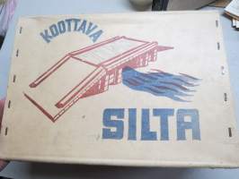 Koottava silta -Rakennussarja - palikoista / puunpaloista koottavissa oleva silta, arviolta 1940-lukuinen