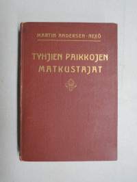 Tyhjien paikkojen matkustajat (De tomme pladsers passagerer)