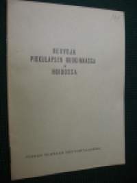 Neuvoja pikkulapsen ruokinnassa ja hoidossa, Voikan (Voikkaa) tehtaan neuvonta-asema. Ei kuvitusta. Vuosilukua ei mainittu