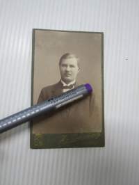 Kuoion mirrikaula, Atelier V. Barsokevitz, Kuopio -visiittikorttivalokuva / visit card photograph / cdv
