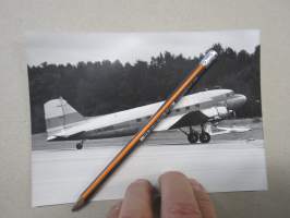 DC-3 LN-WND Bromma 23.8.1986 -valokuva