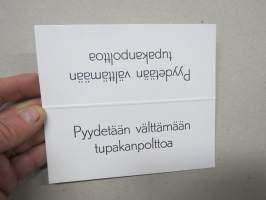 Pyydetään välttämään tupakanpolttoa -painate