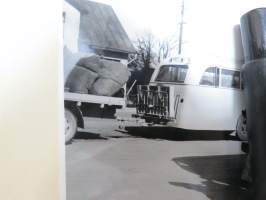 Linja-auto - linja-autot, Ruotsi (Växjö?) 1940-luku -valokuva -SJ buss / bussar närä Växjö, 1940-talet i Sverige