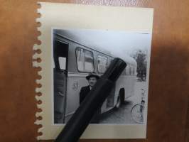 Linja-auto - linja-autot, Ruotsi (Växjö?) 1940-luku -valokuva -SJ buss / bussar närä Växjö, 1940-talet i Sverige