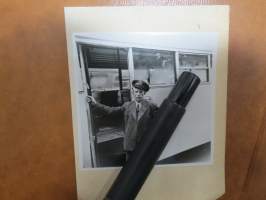 Linja-auto - linja-autot, Ruotsi (Växjö?) 1940-luku -valokuva -SJ buss / bussar närä Växjö, 1940-talet i Sverige