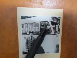 Linja-auto - linja-autot, Ruotsi (Växjö?) 1940-luku -valokuva -SJ buss / bussar närä Växjö, 1940-talet i Sverige