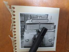 Linja-auto - linja-autot, Ruotsi (Växjö?) 1940-luku -valokuva -SJ buss / bussar närä Växjö, 1940-talet i Sverige