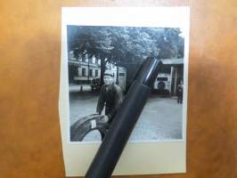 Linja-auto - linja-autot, Ruotsi (Växjö?) 1940-luku -valokuva -SJ buss / bussar närä Växjö, 1940-talet i Sverige