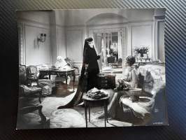 Marlene Dietrich - Knight without Armour - still- / kaappikuva