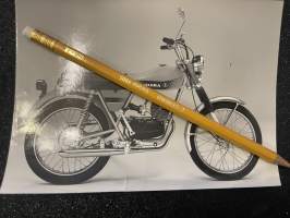 Gilera 50 CC / II -mopedi / moottoripyörä tai niihin liittyvä -valokuva, promootiokuva / promotional photograph of a moped / motercycle / related