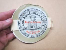 Carl Schleicher & Schüll - RFP nr 597, Marke Selecta - Pond. cineris unius filtr. diam 11 cm, 0.0034 g. -apteekkikäyttöön tarkoitettuja paperisia suodattimia nippu