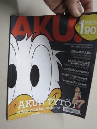 Aku - Aikakauslehti Ankkalinnasta kesä 2010 -Sanoma Oy:n julkaisu, keskiaukeamakuva Iines rannalla, Carl barksin sarjakuva