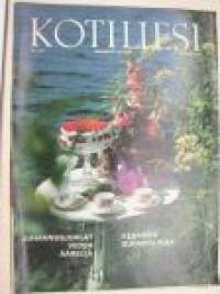 Kotiliesi 1969 nr 12 (Seija Katila: Karjalan kunnailla, Äyräpään kansallispukuja, kuvat Kalervo Manninen. Suomenlinnan kesä. Kerttu ja Kaarlo Sukki.
