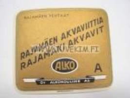 Rajamäen Akvaviittia -viinaetiketti 1930-luvulta