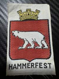 Hammerfest -kangasmerkki / matkailumerkki / hihamerkki / badge -pohjaväri valkoinen