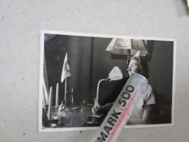 Lola Liberovski (Liberowsky?), L.W. Lindmanin - ravintoloitsija (Kaisaniemi) - ottotytär toisesta avioliitosta -valokuva