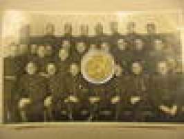 Eestiläisiä (ali)upseereita -valokuva