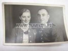 Naista naurattaa -saksalainen sotilasvalokuva