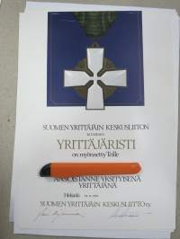 Suomen Yrittäjäin Keskusliitto, kultainen yrittäjäristi -myöntökirja