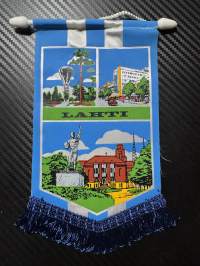 Lahti -matkailuviiri, iso koko / souvenier pennant
Sininen hapsureuna
