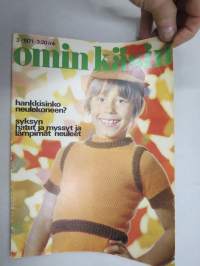 Omin Käsin 1971 nr 3, Hankkisinko neulekoneen, Sisustusideoita, Neuleita, Tilkkujuttu, Rullaverho, Leena Tulokas, Punainen sohva, Koululaukut, ym.