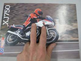 Yamaha XJ750 -myyntiesite