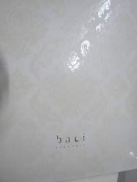 Baci Lingerie -naisten alusasujen luksusvalmistajan massiivinen 480-sivuinen kuvasto + erillinen