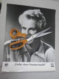 Liebe einer Sommernacht (Hilja maitotyttö) -elokuvan kaappikuva, saksankielinen