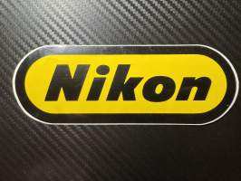 Nikon tarra