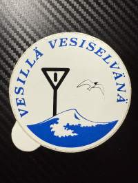 Vesilllä vesiselvänä -tarra