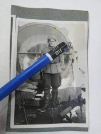 SA ilmatorjunnan valonheitin -valokuva